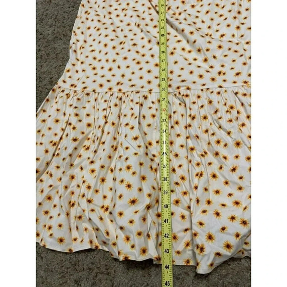 NWT WE WORE WHAT Daisy Print Floral Smocked Maxi Tiered Dress Medium Coastal - Picture 10 of 10